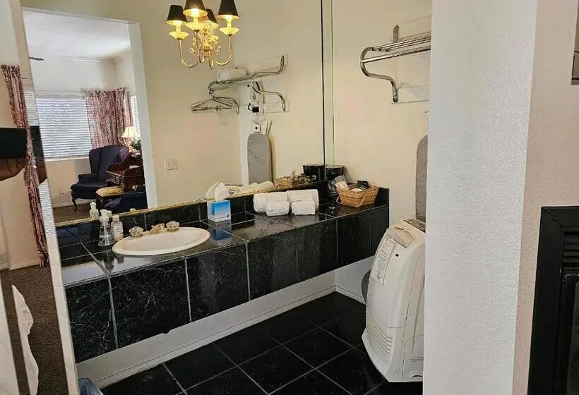 マウンテンビューデラックスルーム, Alhatti Christian Resort