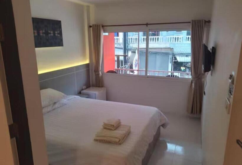 غرفة قياسية, Just A Puff