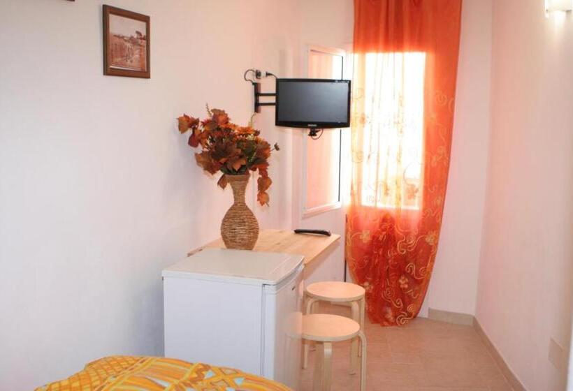 ベーシックルーム, Mamma Maria 2010