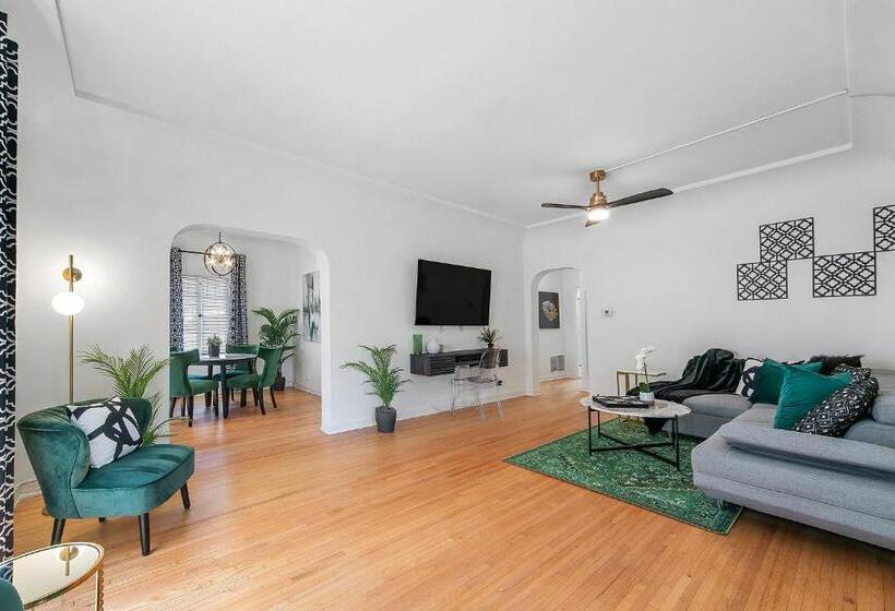 Apartamento 1 Dormitório, Beverly Hills Stylish & Central 1 Br Apt + Parking