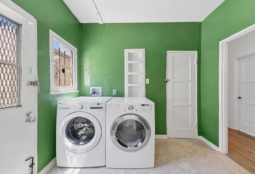 침실 1개 아파트, Beverly Hills Stylish & Central 1 Br Apt + Parking