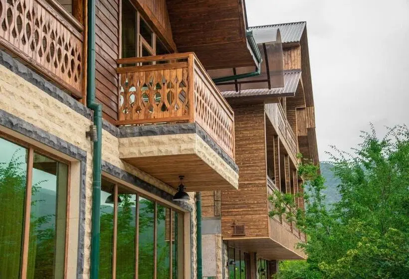 Perhehuone, Dan Resort