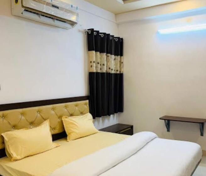 חדר דלוקס, Mars Udaipur