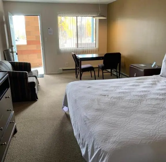 キングサイズベッドのスタンダードルーム, Down Home Lodge & Family Rv Resort