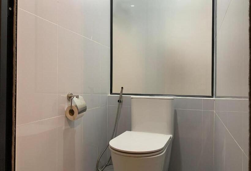 غرفة قياسية سرير كينج, Nico’s Hotel And Skybar