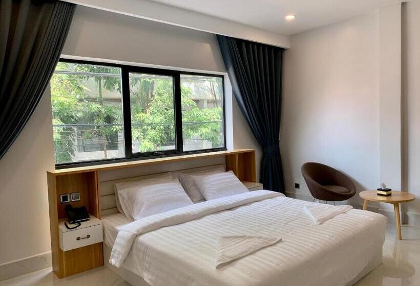 غرفة قياسية سرير كينج, Nico’s Hotel And Skybar