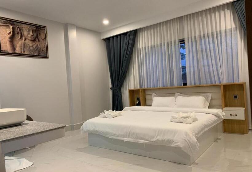 غرفة قياسية سرير كينج, Nico’s Hotel And Skybar