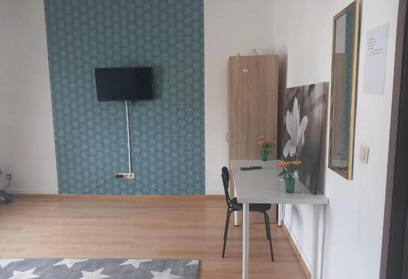 חדר סטנדרט, Fms Logie