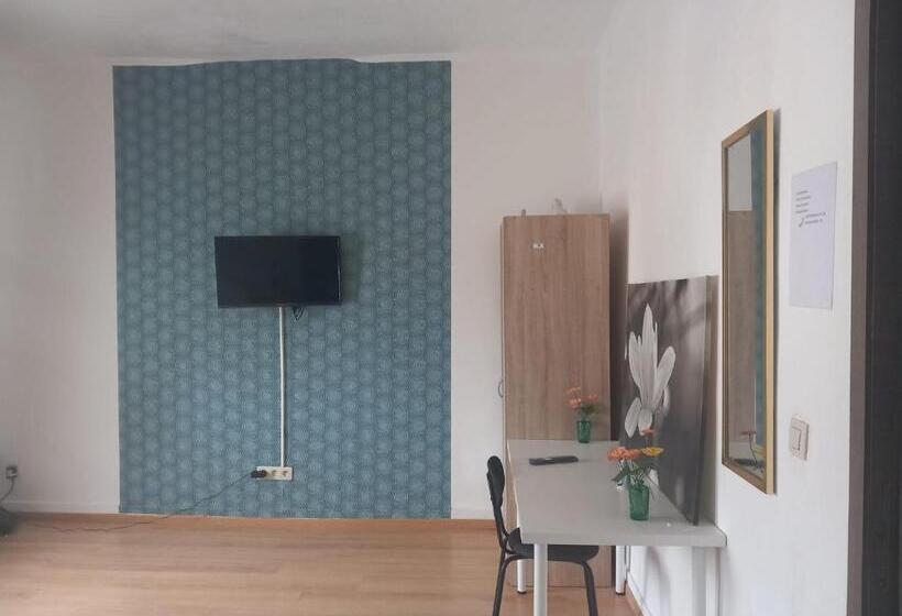 חדר סטנדרט, Fms Logie