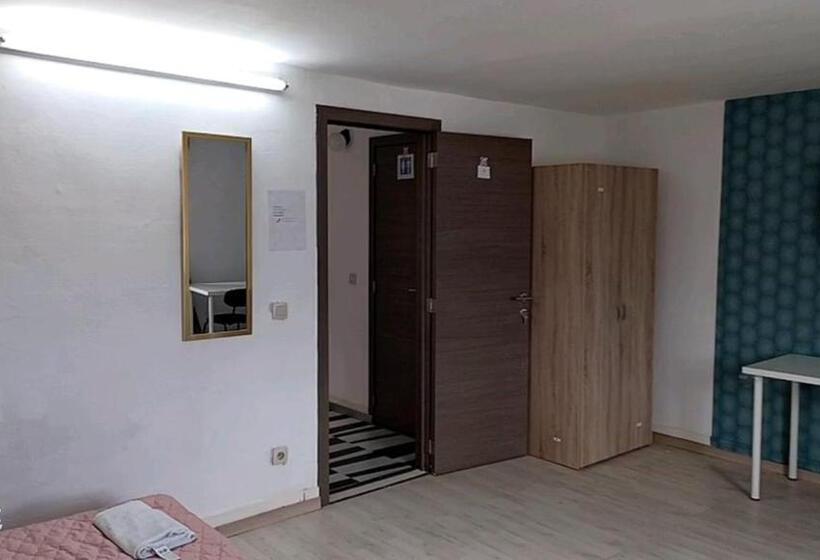 חדר סטנדרט, Fms Logie