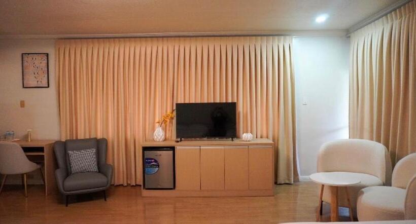 דירת חדר נוף לגינה, Honey Suite Room At Bee Cafe Cebu