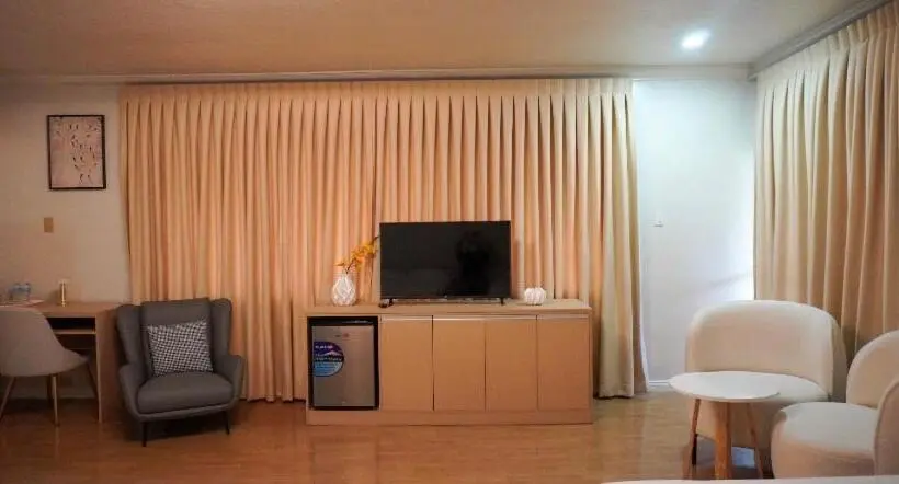 Huoneisto 1 Makuuhuone Puutarhanäkymä, Honey Suite Room At Bee Cafe Cebu