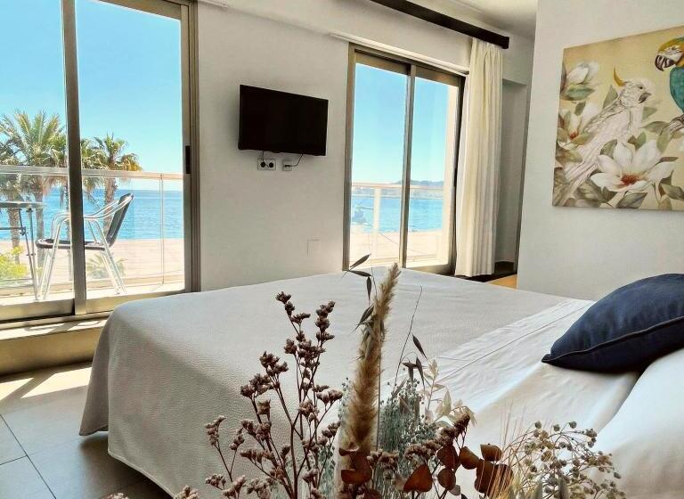 キングサイズベッドのスーペリアルーム, Alboran