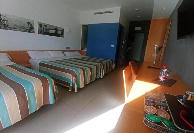 Triple Room Sea View, Alboran