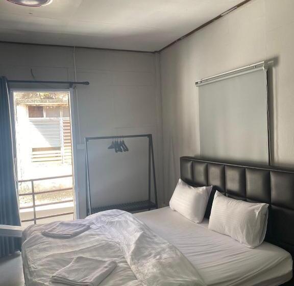 Полулюкс с Балконом, Batman Guesthouse