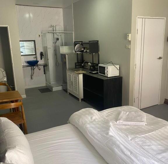 Полулюкс с Балконом, Batman Guesthouse