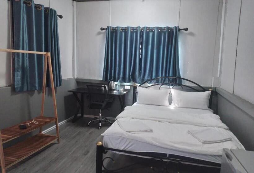 Студио Стандарт с Террасой, Batman Guesthouse