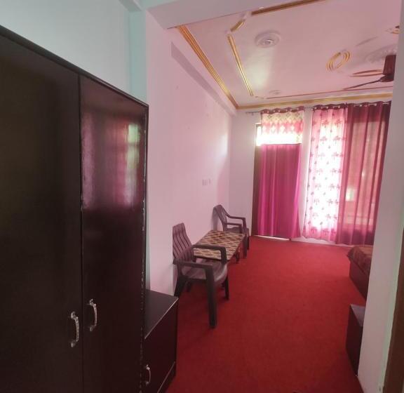 غرفة ديلوكس, House Of Adventure