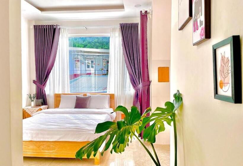 اتاق استاندارد چهارنفره با بالکن, Nắng Hạ Homestay đà Lạt