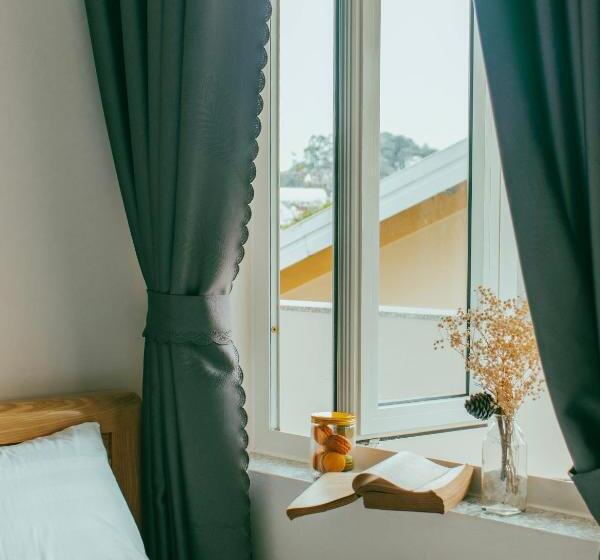 اتاق لوکس با بالکن, Nắng Hạ Homestay đà Lạt