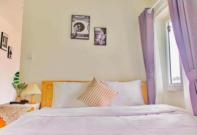 اتاق لوکس با بالکن, Nắng Hạ Homestay đà Lạt