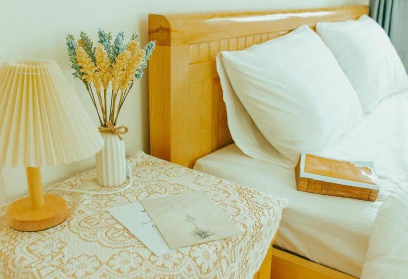 اتاق لوکس با بالکن, Nắng Hạ Homestay đà Lạt