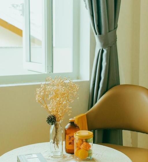 اتاق لوکس با بالکن, Nắng Hạ Homestay đà Lạt