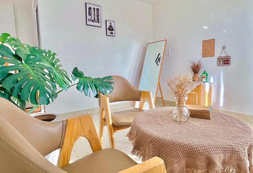 اتاق لوکس با بالکن, Nắng Hạ Homestay đà Lạt