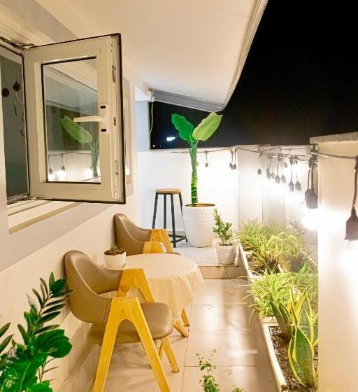 اتاق لوکس با بالکن, Nắng Hạ Homestay đà Lạt