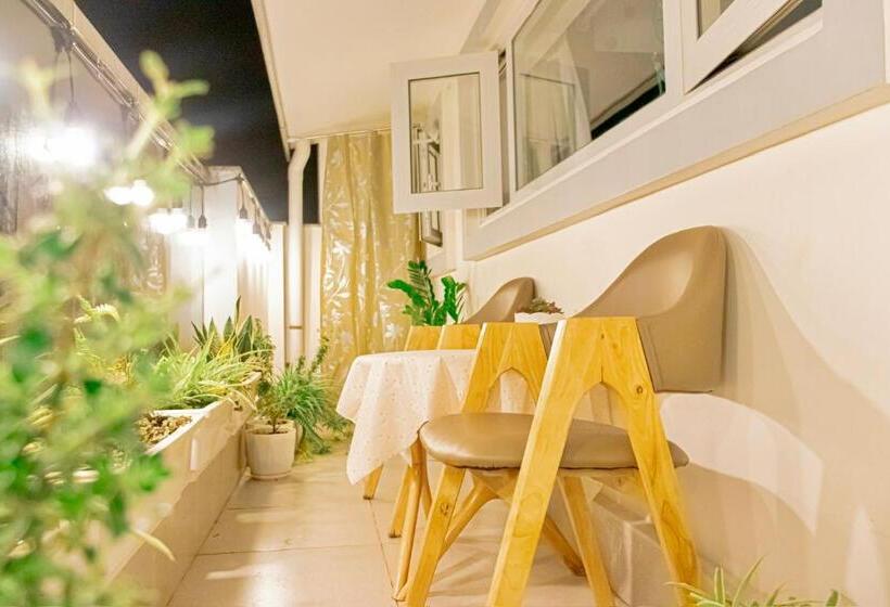 اتاق لوکس با بالکن, Nắng Hạ Homestay đà Lạt