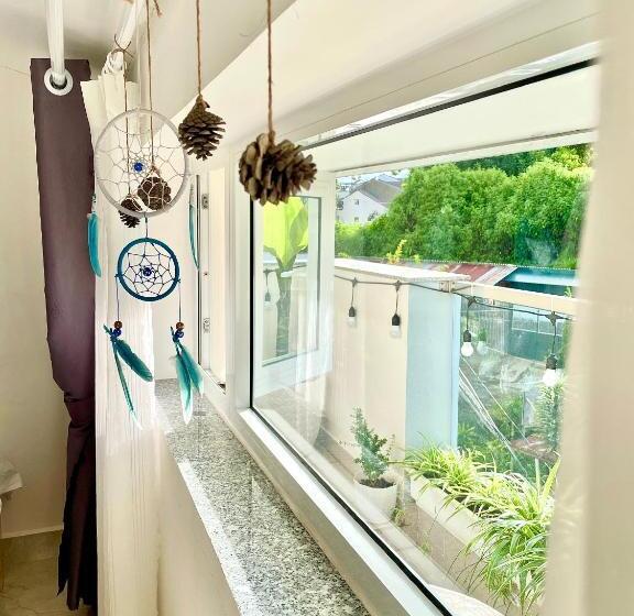 اتاق لوکس با بالکن, Nắng Hạ Homestay đà Lạt