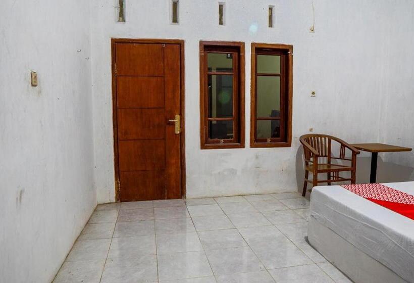 חדר אקונומי, Oyo 93161 Nurul Hikmah Homestay Syariah & Sport Center