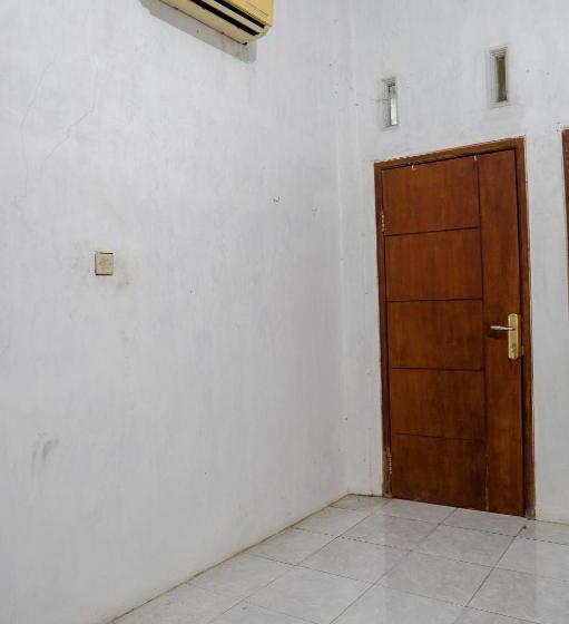 חדר סטנדרט, Oyo 93161 Nurul Hikmah Homestay Syariah & Sport Center