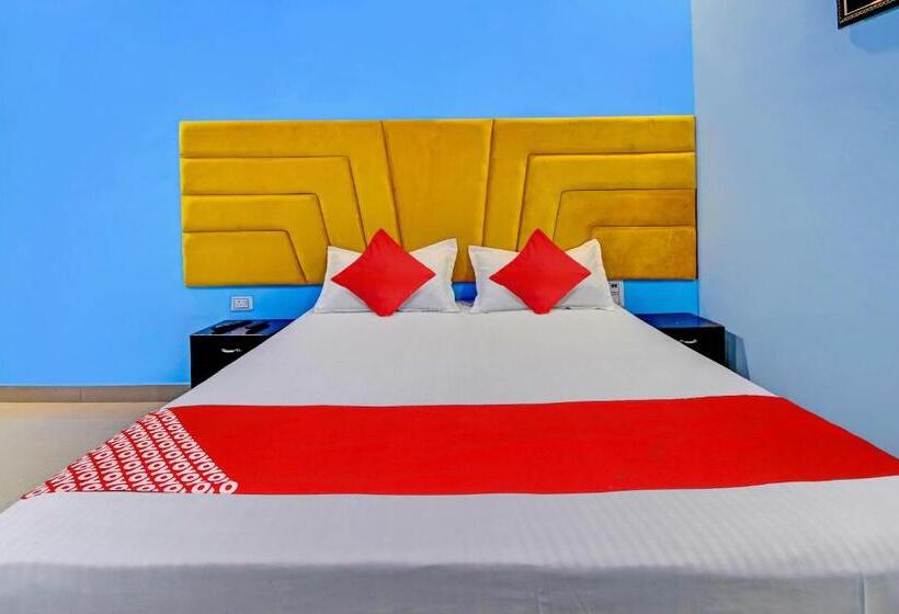 トリプルクラシックルーム, Oyo Flagship Royal Star Residency