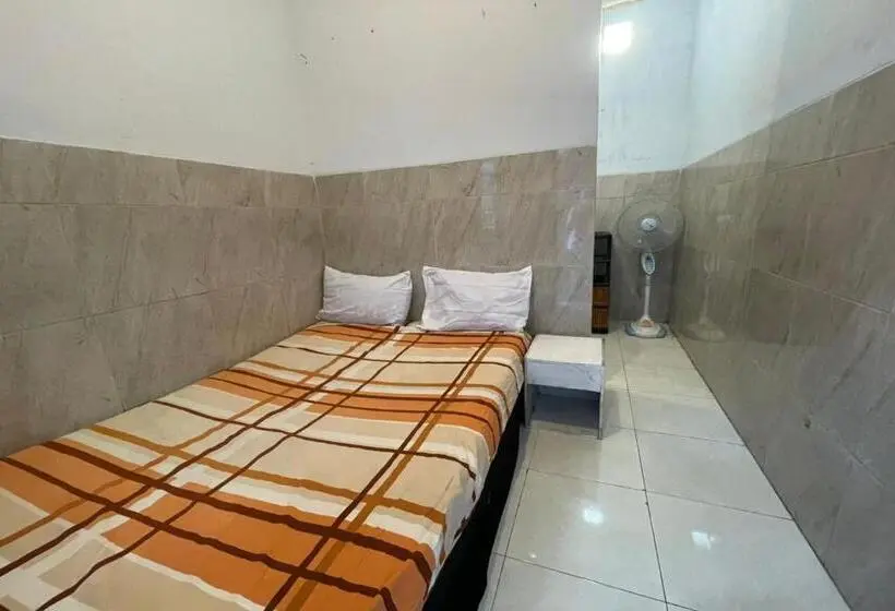 エコノミールーム, Spot On 93149 Karman S Sari 1 Homestay Syariah