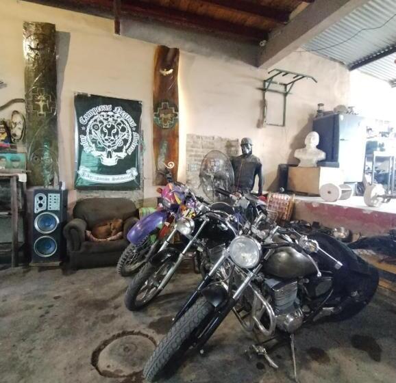 클래식 4인 룸, Motoposada Campera Negra