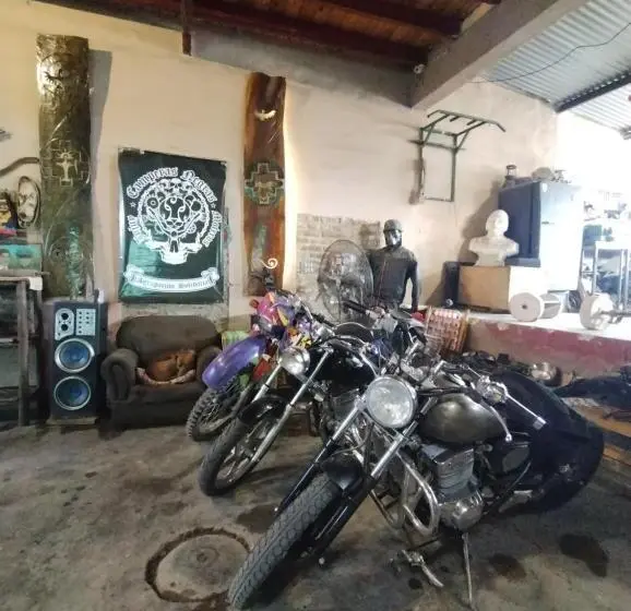 ４ベッドルームクラシックタイプ, Motoposada Campera Negra