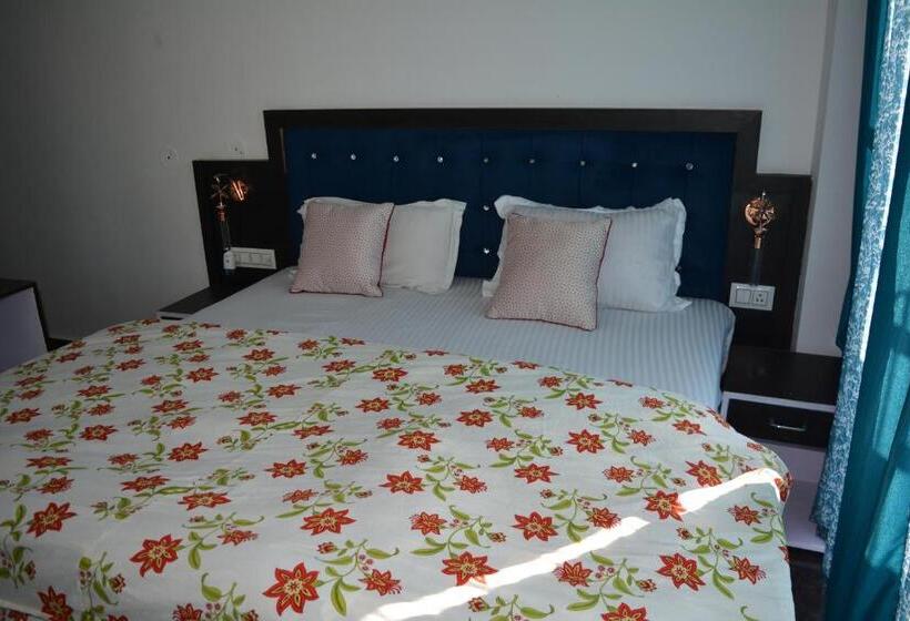 اتاق استاندارد با تراس, Rajesh Bed & Breakfast