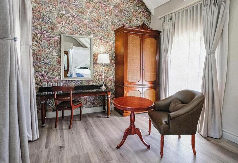 اتاق سوپریور با تخت بزرگ, The Peech Boutique