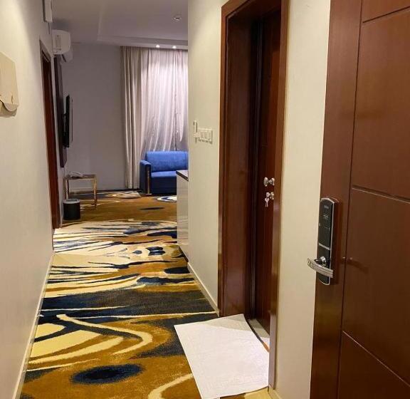 스탠다드 룸 킹사이즈 침대, فندق ذكرى الكوثر