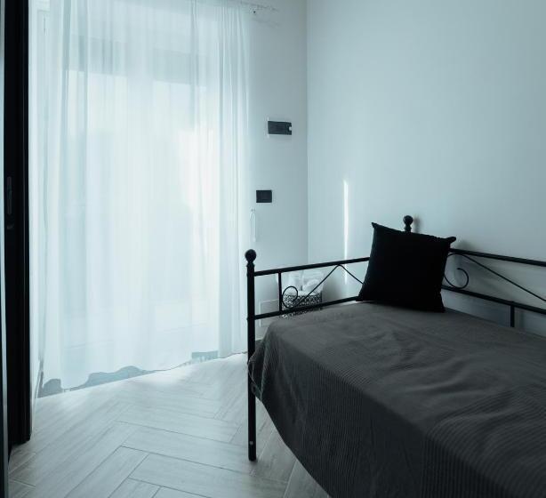 اتاق لوکس سه تخته, B&b Mirò Luxury Aeroporto Capodichino Napoli