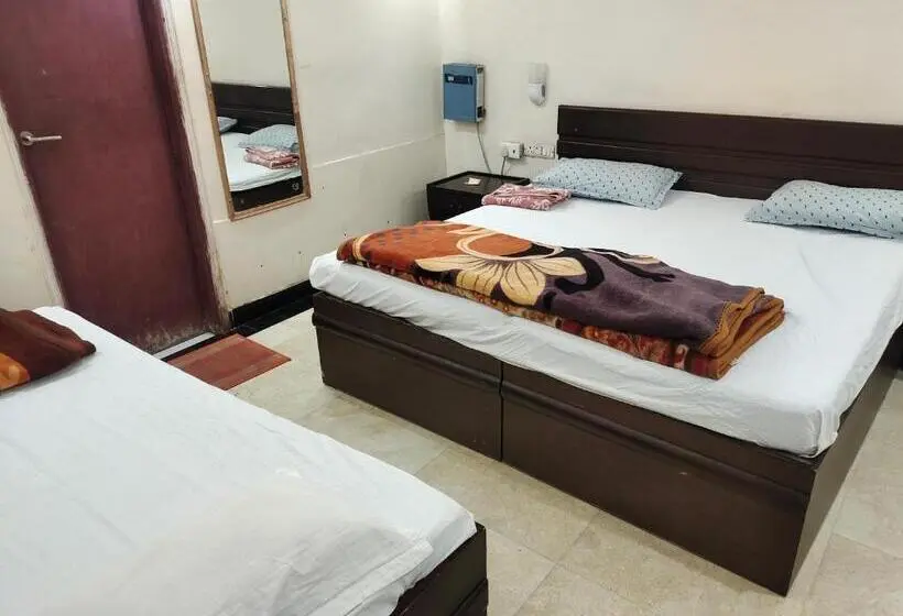 スタンダードトリプルルーム, Avadh Vihara Beds & Breakfast