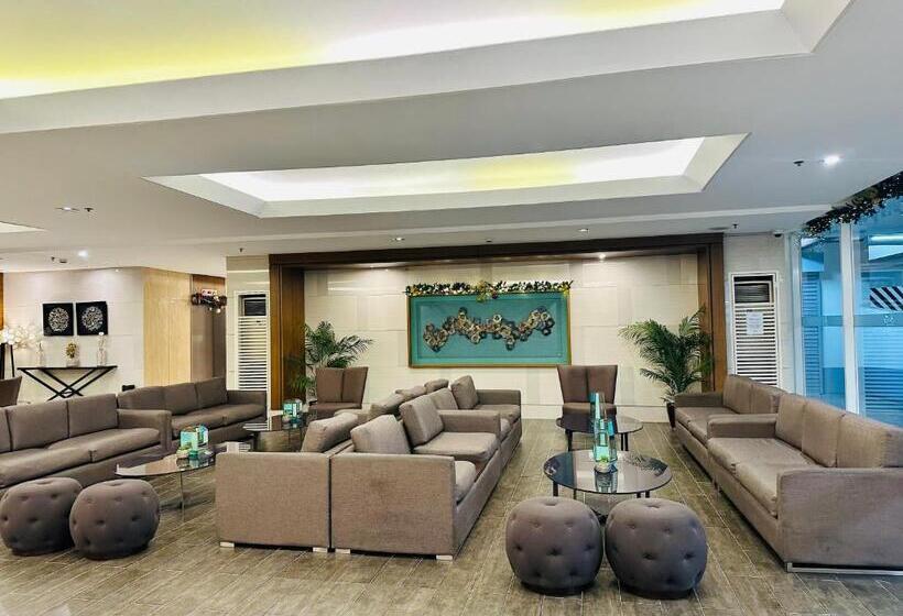 Suite met Balkon, Breeze Residences Condominium