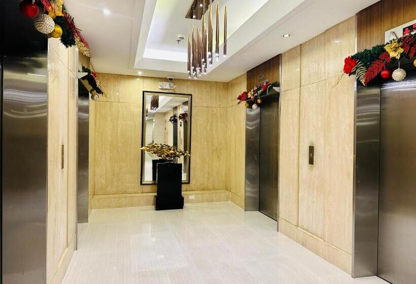 Suite met Balkon, Breeze Residences Condominium