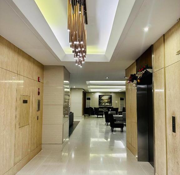 Suite met Balkon, Breeze Residences Condominium