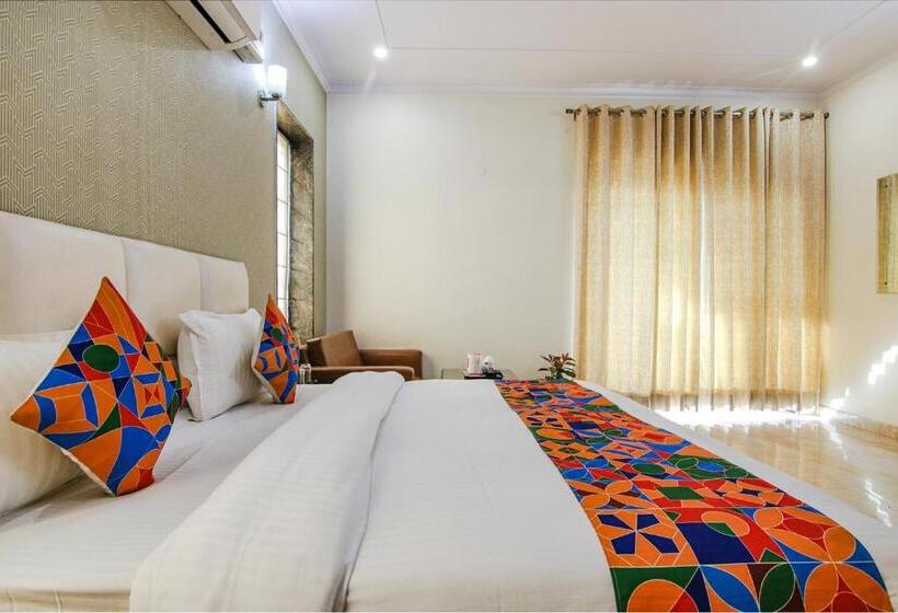 Deluxe-huone Parveke, Homefort Stays Sector 45 Near Cyber Park & Artemis Hospital
