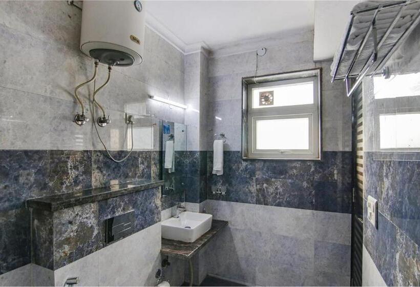 Standard-huone King-vuode, Homefort Stays Sector 45 Near Cyber Park & Artemis Hospital