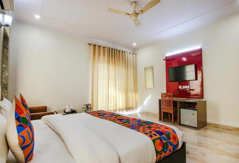 Standard-huone King-vuode, Homefort Stays Sector 45 Near Cyber Park & Artemis Hospital