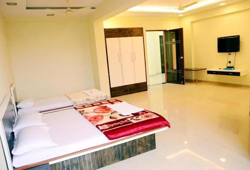 غرفة ديلوكس سرير كينج, Lonavala Inn