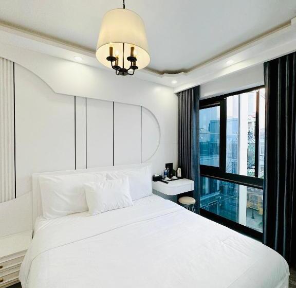 اتاق لوکس, Sala